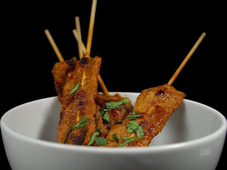 saté skewers, saté, skewers, asian, main course, hearty, dish, enjoy the meal, meal, yummy